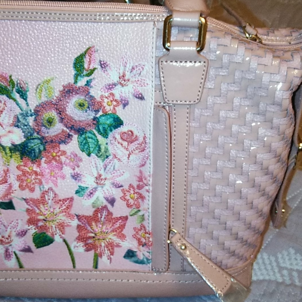 Sharif Designs 💖NY 💖 Embroidered Floral Bag 💖 - Picture 5 of 12